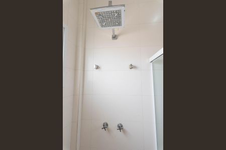 Casa de condomínio para alugar com 277m², 4 quartos e 4 vagas Casa de condomínio para alugar com 277m², 4 quartos e 4 vagasBanheiro da Suíte 3