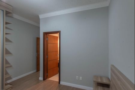 Casa de condomínio para alugar com 277m², 4 quartos e 4 vagas Casa de condomínio para alugar com 277m², 4 quartos e 4 vagasSuíte 2