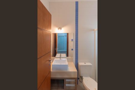 Casa de condomínio para alugar com 277m², 4 quartos e 4 vagas Casa de condomínio para alugar com 277m², 4 quartos e 4 vagasBanheiro da Suíte 2