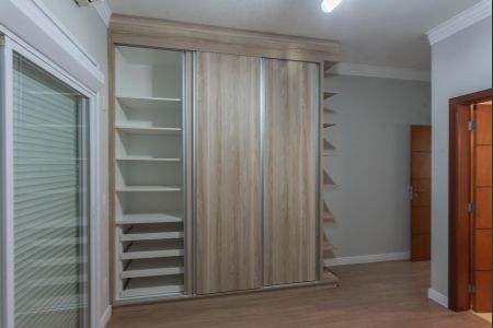 Casa de condomínio para alugar com 277m², 4 quartos e 4 vagas Casa de condomínio para alugar com 277m², 4 quartos e 4 vagasSuíte 2