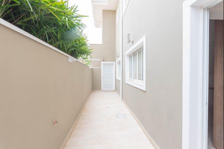 Casa de condomínio para alugar com 277m², 4 quartos e 4 vagas Casa de condomínio para alugar com 277m², 4 quartos e 4 vagasQuintal