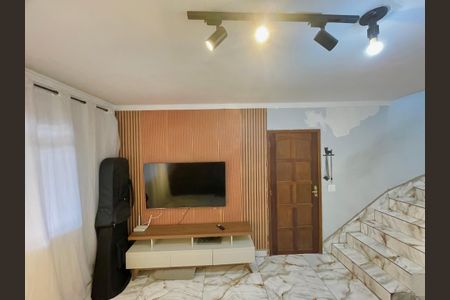 Casa para alugar com 108m², 2 quartos e 2 vagasSala