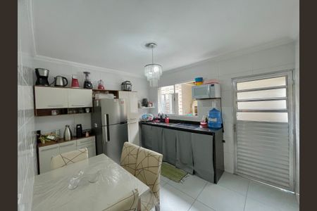 Casa para alugar com 108m², 2 quartos e 2 vagasCozinha