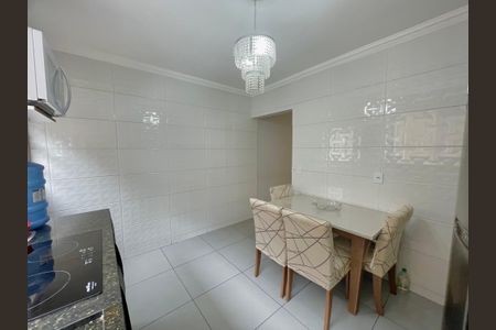 Casa para alugar com 108m², 2 quartos e 2 vagasCozinha