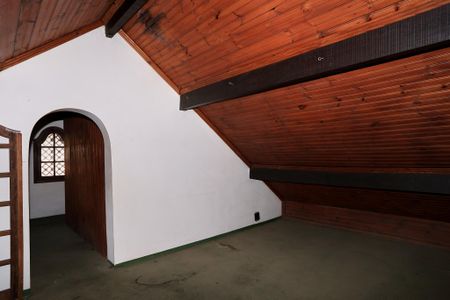 Casa à venda com 400m², 7 quartos e 4 vagasSótão