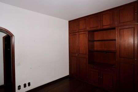 Casa à venda com 400m², 7 quartos e 4 vagasQuarto 2