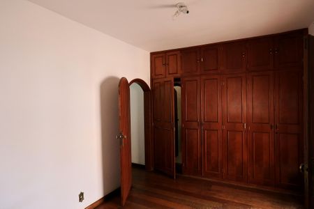 Casa à venda com 400m², 7 quartos e 4 vagasSuíte 2