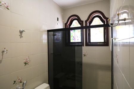 Casa à venda com 400m², 7 quartos e 4 vagasBanheiro da Suíte 2