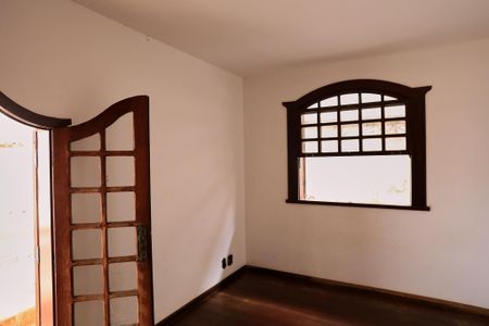 Casa à venda com 400m², 7 quartos e 4 vagasSuíte 2