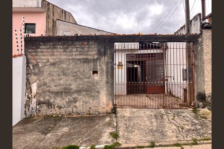 Casa para alugar com 130m², 1 quarto e 3 vagas Casa para alugar com 130m², 1 quarto e 3 vagasFachada