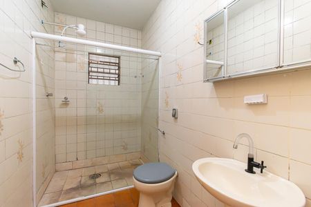 Banheiro de casa para alugar com 1 quarto, 130m² em Vila Antonieta, São Paulo