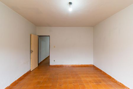 Quarto de casa para alugar com 1 quarto, 130m² em Vila Antonieta, São Paulo