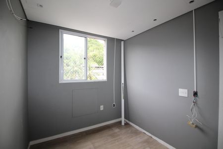 Quarto 1 de apartamento para alugar com 2 quartos, 46m² em Taquara, Rio de Janeiro