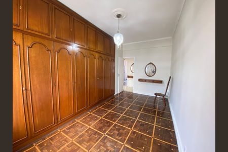 Casa à venda com 94m², 4 quartos e 4 vagas
