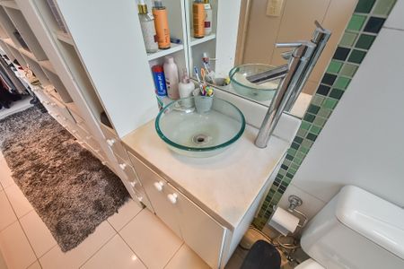 Apartamento à venda com 60m², 1 quarto e 2 vagas Apartamento à venda com 60m², 1 quarto e 2 vagasBanheiro