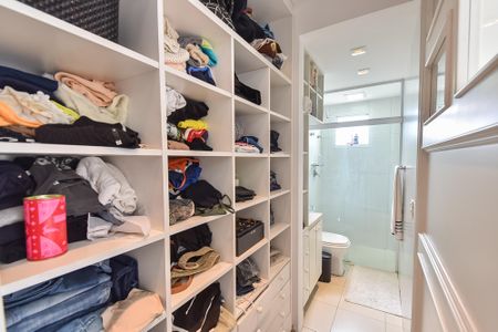 Apartamento à venda com 60m², 1 quarto e 2 vagas Apartamento à venda com 60m², 1 quarto e 2 vagasCloset