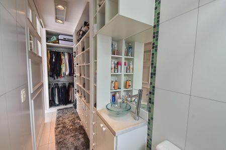 Apartamento à venda com 60m², 1 quarto e 2 vagas Apartamento à venda com 60m², 1 quarto e 2 vagasBanheiro