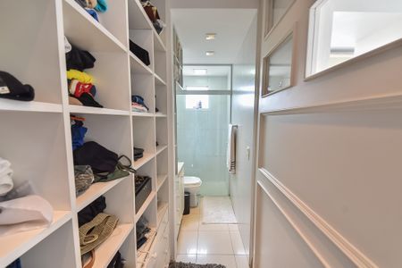 Apartamento à venda com 60m², 1 quarto e 2 vagas Apartamento à venda com 60m², 1 quarto e 2 vagasCloset