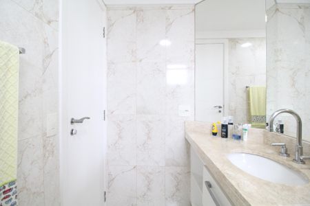 Apartamento à venda com 119m², 3 quartos e 2 vagasBanheiro da Suíte 3