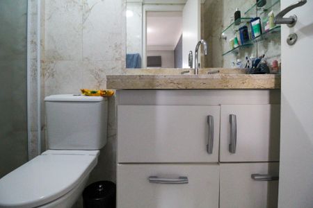 Apartamento à venda com 119m², 3 quartos e 2 vagasBanheiro da Suíte 1