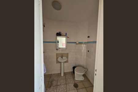 Banheiro de kitnet/studio à venda com 1 quarto, 24m² em Centro Histórico, Porto Alegre