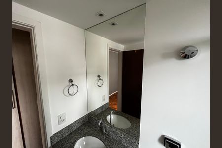 Apartamento à venda com 115m², 3 quartos e 1 vaga Apartamento à venda com 115m², 3 quartos e 1 vagaBanheiro da Suíte
