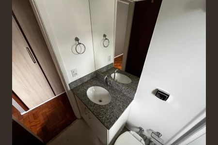 Apartamento à venda com 115m², 3 quartos e 1 vaga Apartamento à venda com 115m², 3 quartos e 1 vagaBanheiro da Suíte
