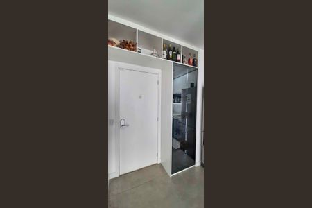 Apartamento à venda com 64m², 2 quartos e 1 vaga Apartamento à venda com 64m², 2 quartos e 1 vagaBanheiro Social