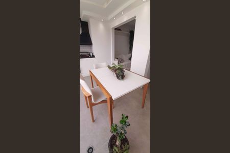 Apartamento à venda com 64m², 2 quartos e 1 vaga Apartamento à venda com 64m², 2 quartos e 1 vagaVaranda Sala