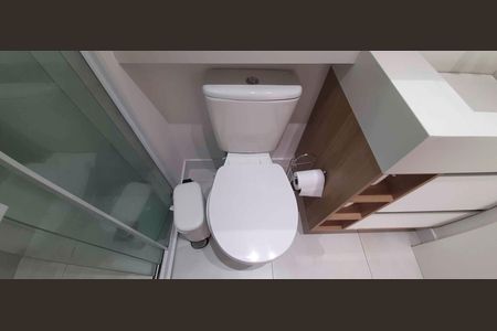 Apartamento à venda com 64m², 2 quartos e 1 vaga Apartamento à venda com 64m², 2 quartos e 1 vagaBanheiro da Suíte