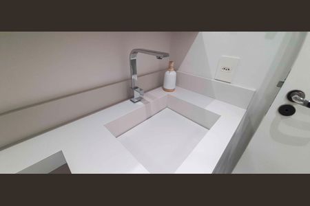 Apartamento à venda com 64m², 2 quartos e 1 vaga Apartamento à venda com 64m², 2 quartos e 1 vagaBanheiro Social