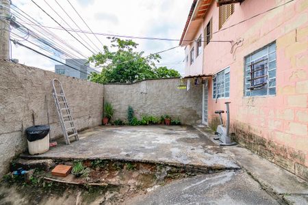 Casa à venda com 150m², 3 quartos e sem vagaQuintal