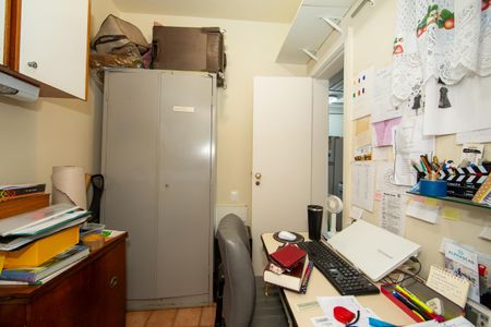 Apartamento para alugar com 110m², 3 quartos e 1 vaga Apartamento para alugar com 110m², 3 quartos e 1 vagaQUARTO DE EMPREGADA/ESCRITORIO