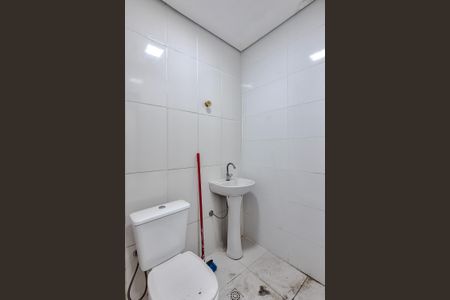 Casa para alugar com 80m², 2 quartos e sem vaga Casa para alugar com 80m², 2 quartos e sem vagaBanheiro