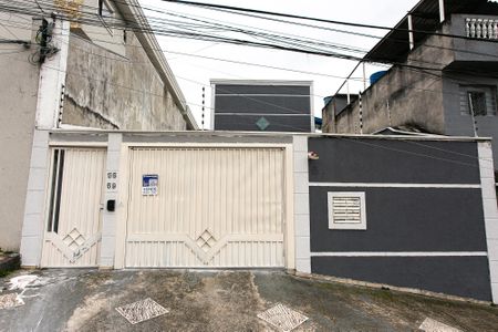 Casa de condomínio à venda com 70m², 2 quartos e 1 vaga Casa de condomínio à venda com 70m², 2 quartos e 1 vagaFachada