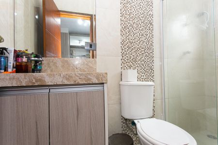 Casa de condomínio à venda com 70m², 2 quartos e 1 vaga Casa de condomínio à venda com 70m², 2 quartos e 1 vagaBanheiro da Suíte 1