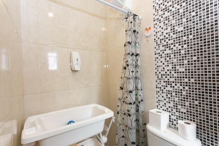 Casa de condomínio à venda com 70m², 2 quartos e 1 vaga Casa de condomínio à venda com 70m², 2 quartos e 1 vagaBanheiro da Suíte 2