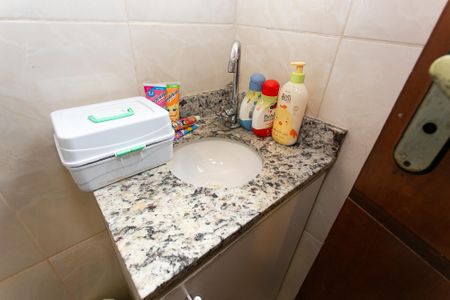 Casa de condomínio à venda com 70m², 2 quartos e 1 vaga Casa de condomínio à venda com 70m², 2 quartos e 1 vagaBanheiro da Suíte 2