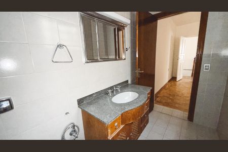 Casa para alugar com 200m², 3 quartos e 1 vagaBanheiro da Suíte