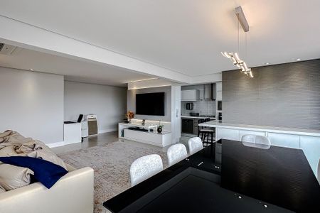 Apartamento à venda com 92m², 2 quartos e 3 vagasSala