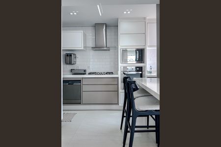 Apartamento à venda com 92m², 2 quartos e 3 vagasCozinha e Área de Serviço