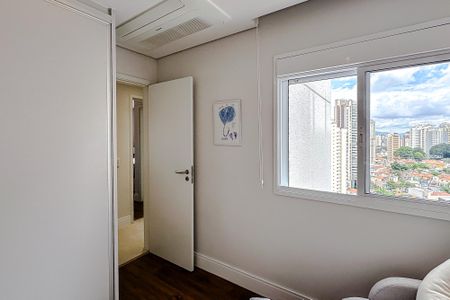 Apartamento à venda com 92m², 2 quartos e 3 vagasQuarto 2