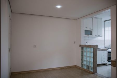 Sala de apartamento para alugar com 3 quartos, 59m² em Padre Eustáquio, Belo Horizonte