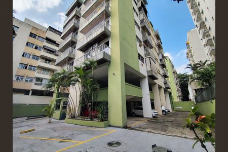 Apartamento para alugar com 110m², 3 quartos e 1 vaga Apartamento para alugar com 110m², 3 quartos e 1 vagaCondomínio