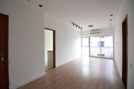 Sala de apartamento para alugar com 3 quartos, 110m² em Anil, Rio de Janeiro
