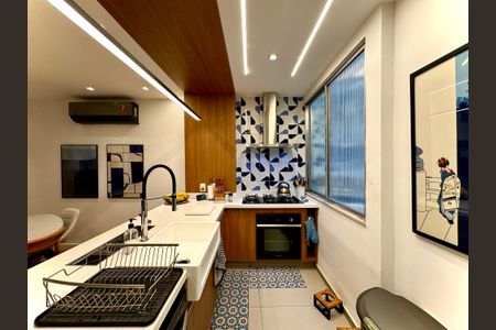 Apartamento para alugar com 130m², 3 quartos e sem vaga