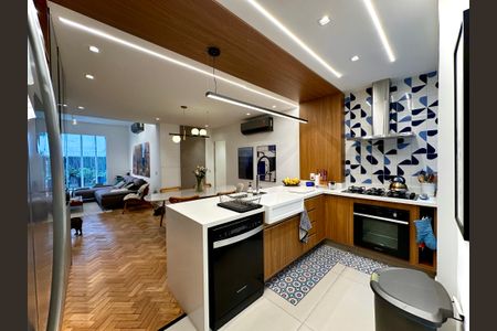 Apartamento para alugar com 130m², 3 quartos e sem vaga