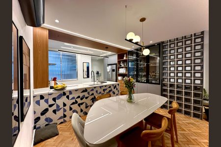 Apartamento para alugar com 130m², 3 quartos e sem vaga