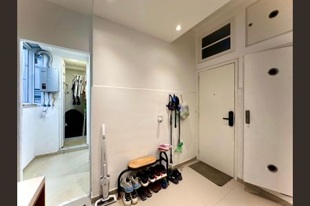 Apartamento para alugar com 130m², 3 quartos e sem vaga