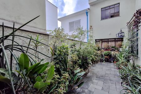Casa à venda com 300m², 3 quartos e 6 vagasÁrea externa